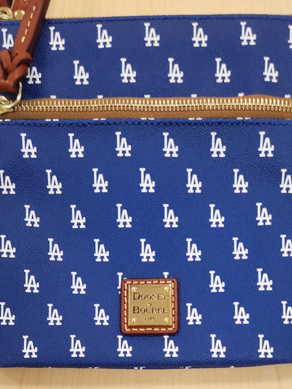 **MINT, NEW** Dooney & Bourke Los Angeles Dodgers Baseball Crossbody Purse Bag